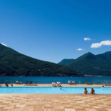 3 Bed Lake Maggiore With Pool & Jacuzzi Apartment